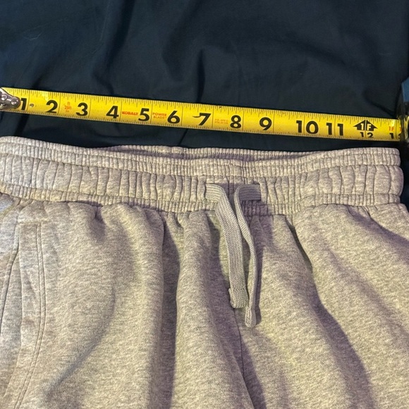 Under Armour Men's Athletic Gray Shorts - Picture 4 of 6